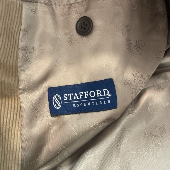 Stafford Essintals Men's Tan Overcoat Size Unknown Fancy Indoor Party Jacket - Picture 7 of 7